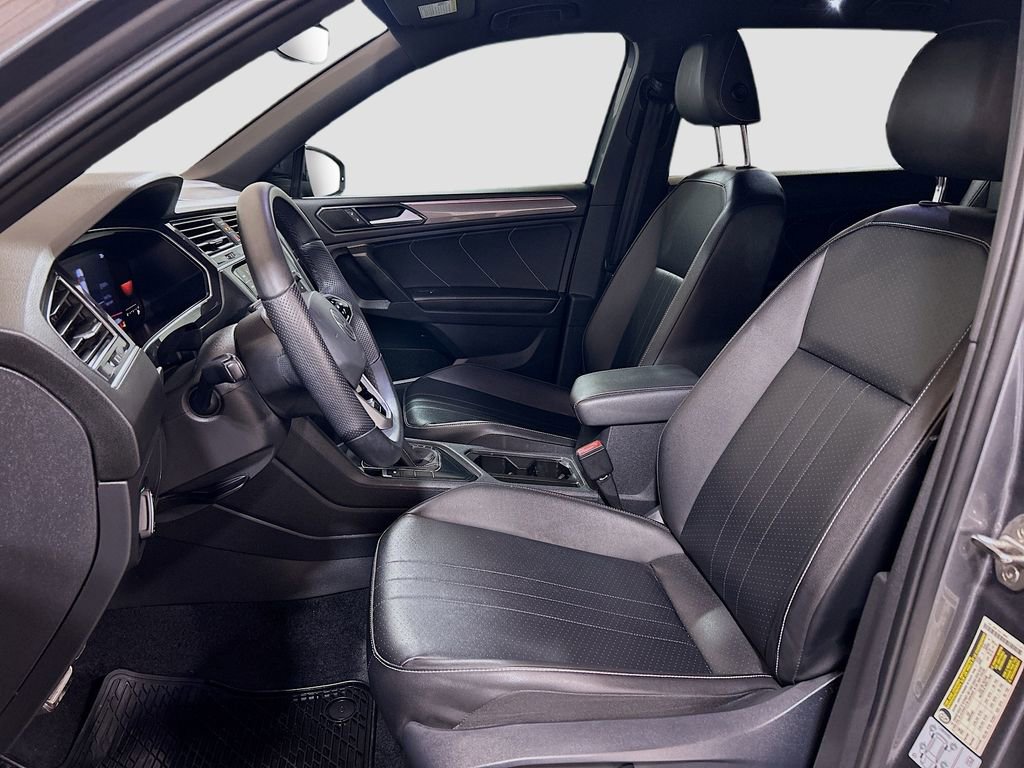 Used 2022 Volkswagen Tiguan SE R-Line FWD image 18