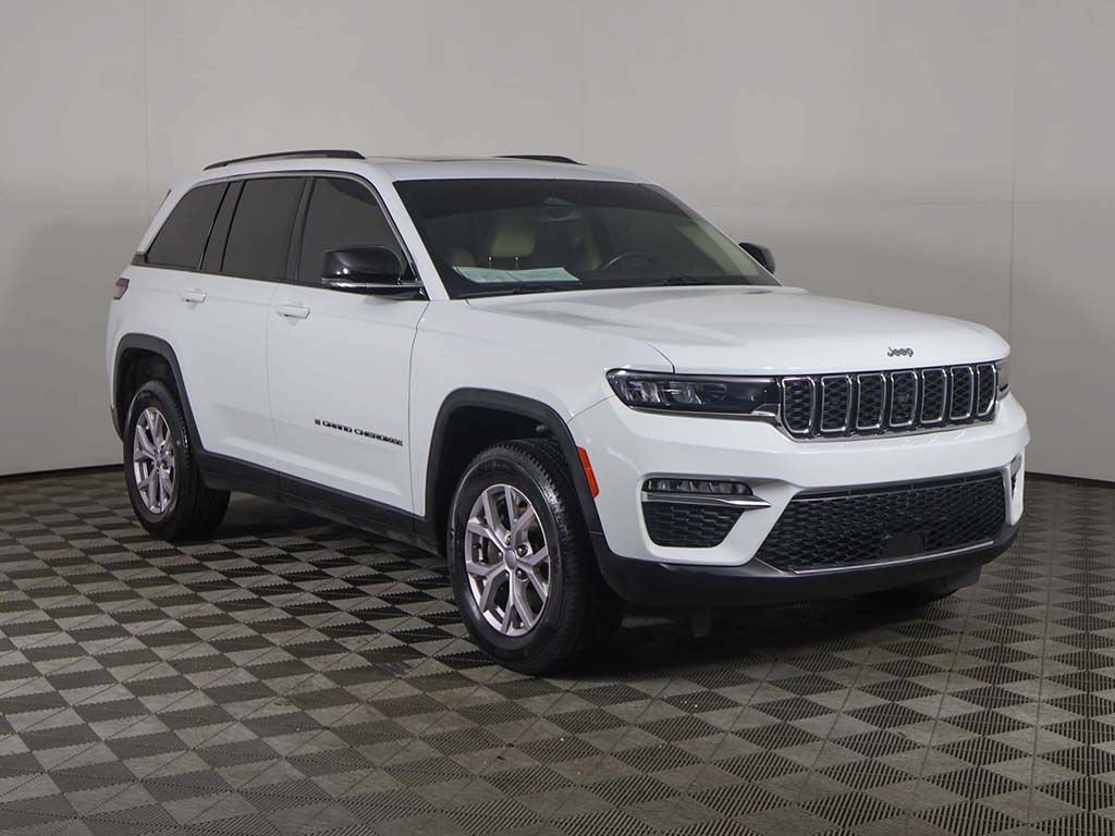 Used 2022 Jeep Grand Cherokee Limited AWD/4WD image 2