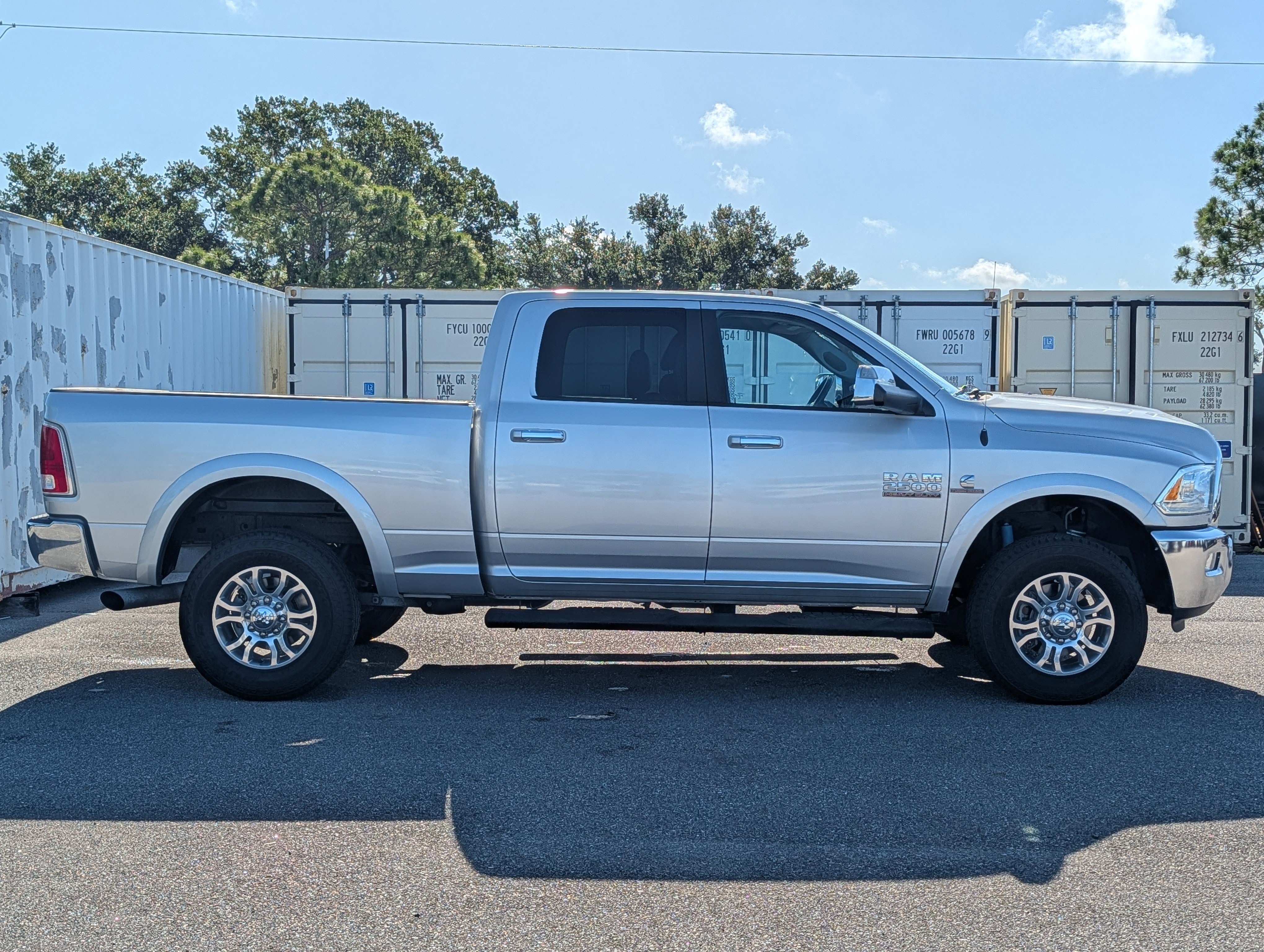 Used 2014 RAM 2500 Laramie AWD/4WD image 3