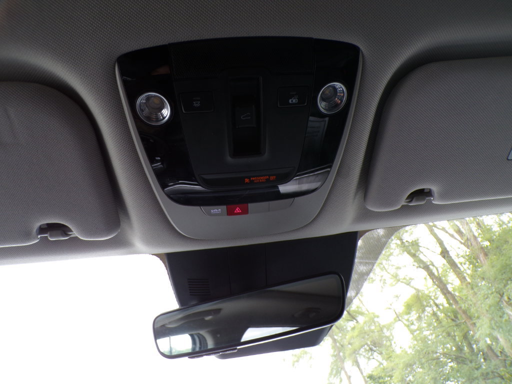 Used 2025 Kia Sorento S w/ Panoramic Sunroof Package FWD image 30