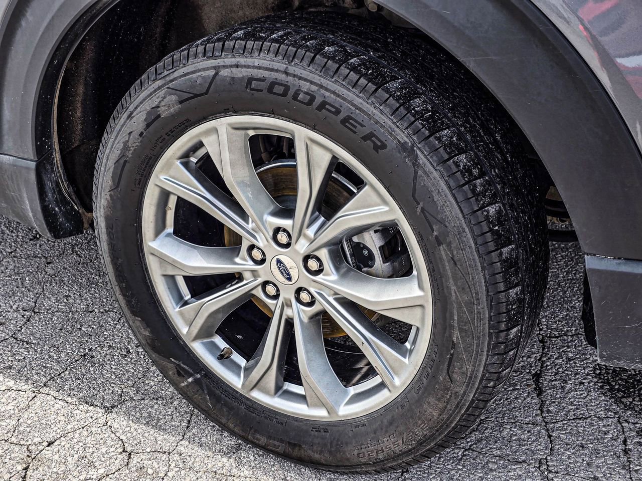Used 2022 Ford Explorer Limited w/ Equipment Group 301A AWD/4WD image 11