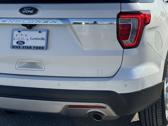 Used 2017 Ford Explorer XLT w/ Equipment Group 202A image 7