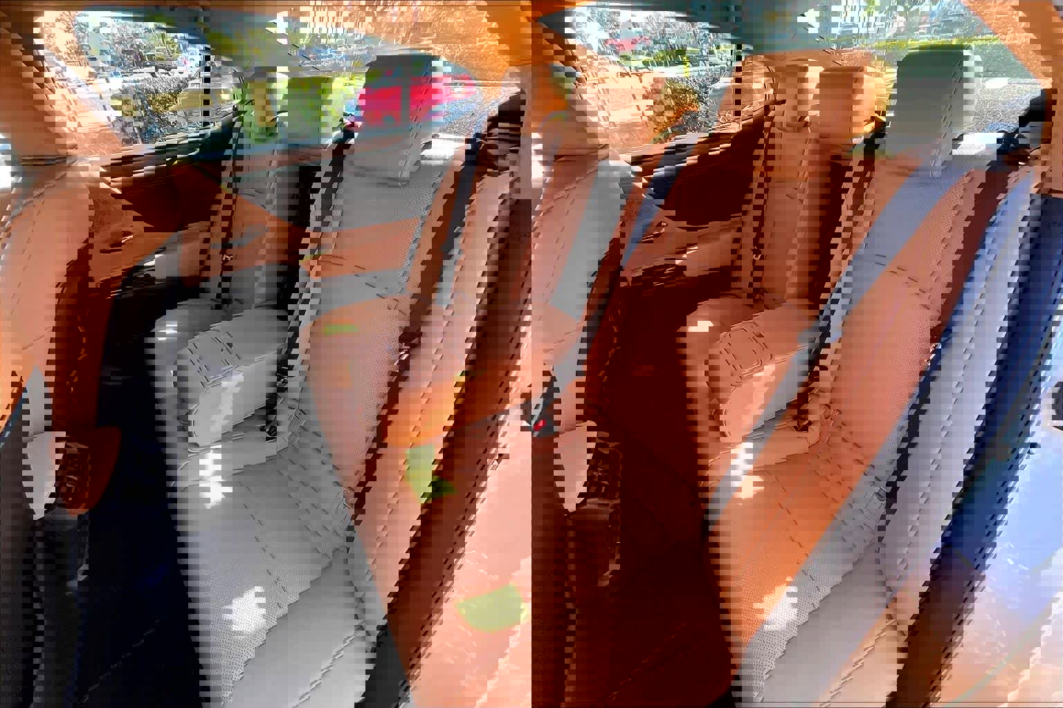 Used 2025 Lexus ES 350 w/ Premium Package image 21