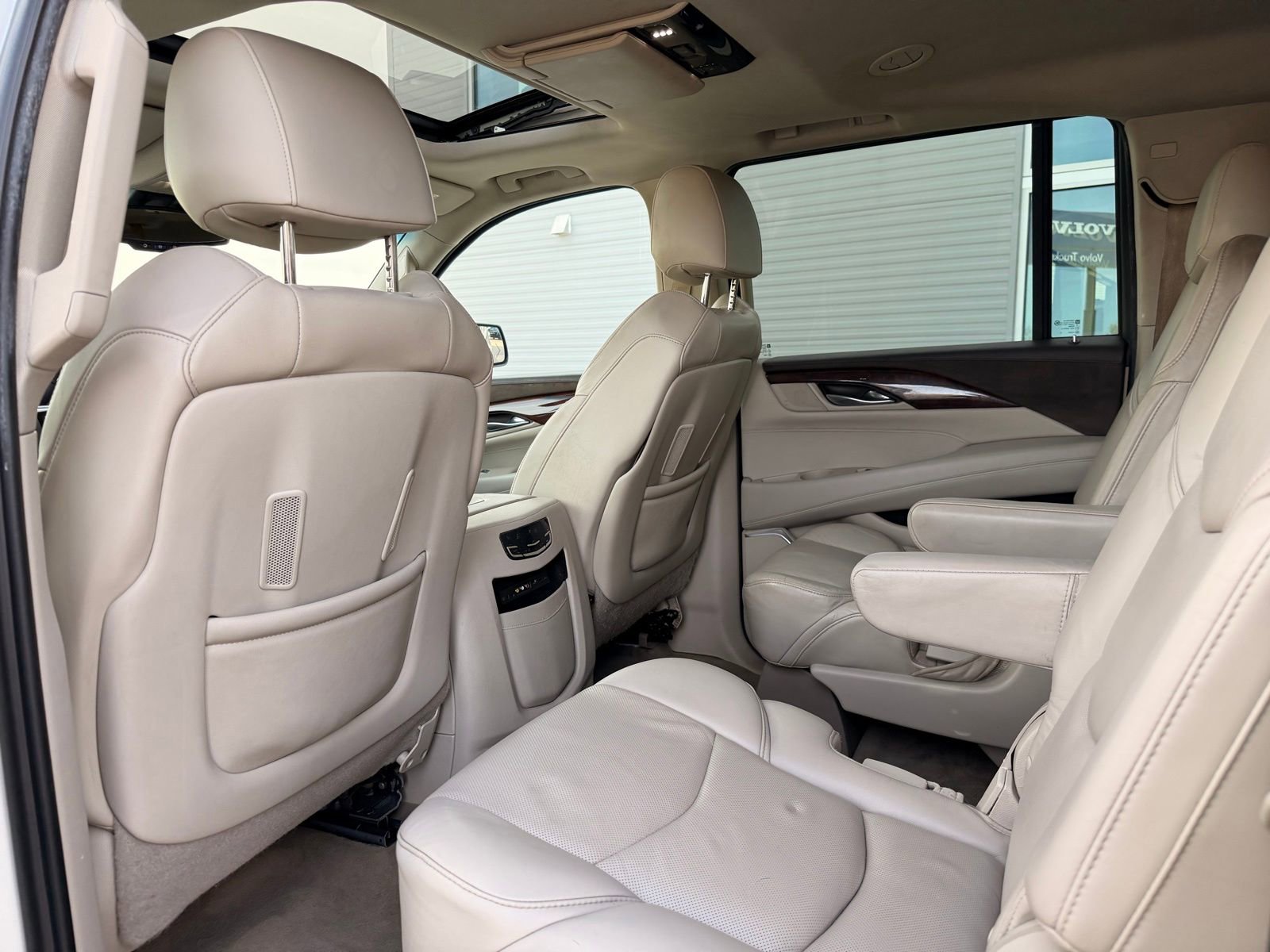 Used 2015 Cadillac Escalade ESV Premium AWD/4WD image 20