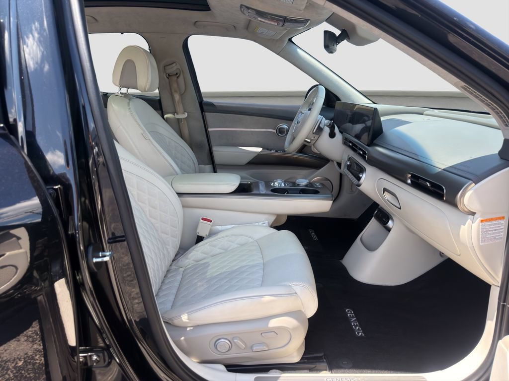 Used 2023 Genesis GV60 Performance AWD/4WD image 18