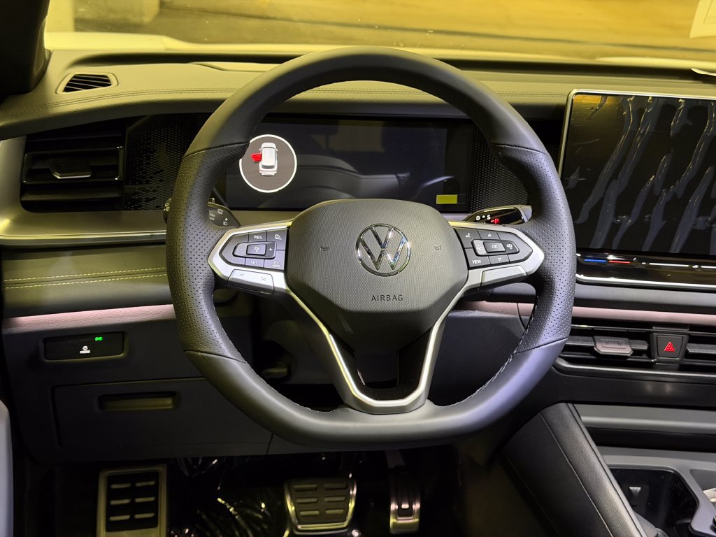 New 2026 Volkswagen Tiguan SE R-Line AWD/4WD image 14