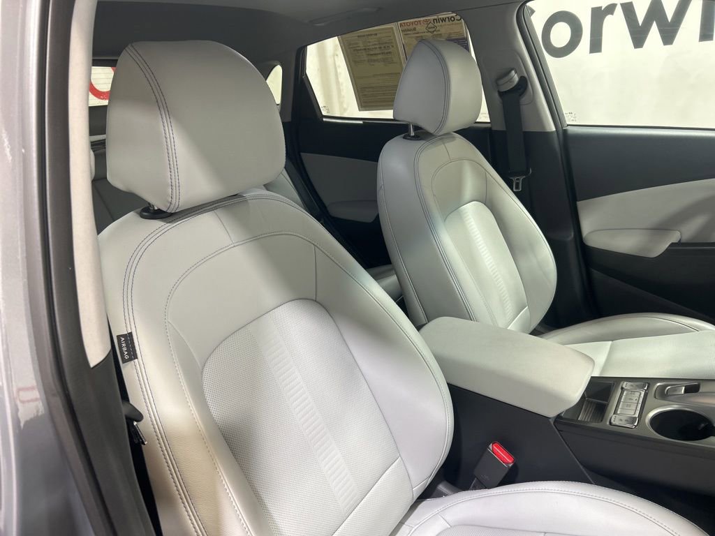 Used 2023 Hyundai Kona Limited w/ Cargo Package image 14