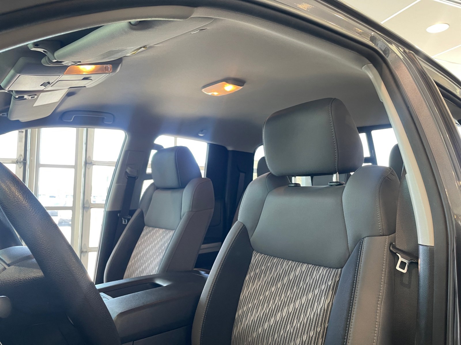 Used 2019 Toyota Tundra SR5 w/ SR5 Convenience Package image 33