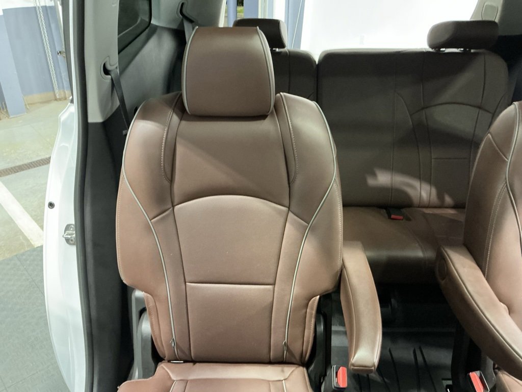 Used 2021 Buick Enclave Avenir w/ Avenir Technology Package image 30