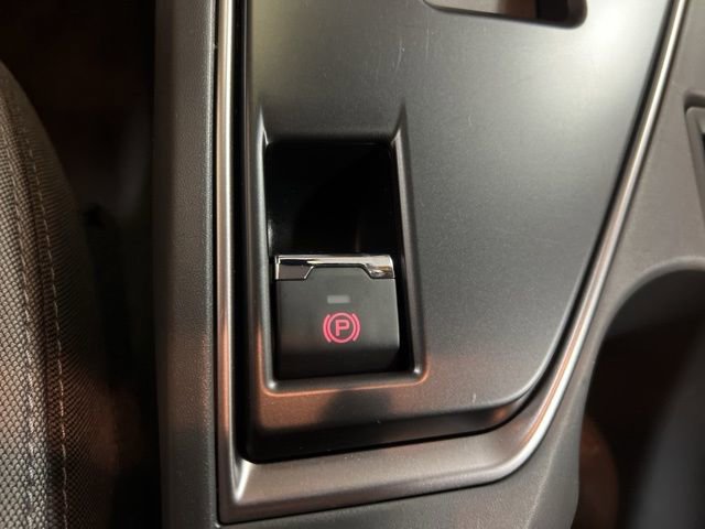 Certified 2025 Subaru Crosstrek 2.0i Premium image 30