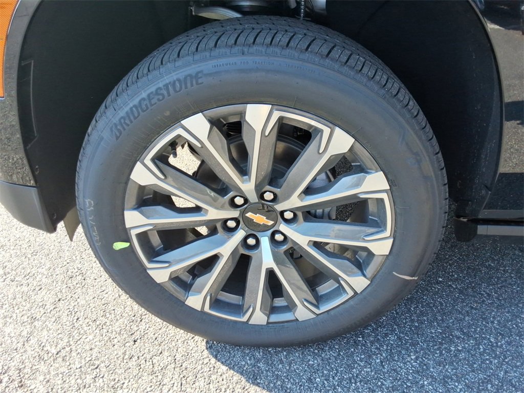 New 2026 Chevrolet Suburban High Country image 9