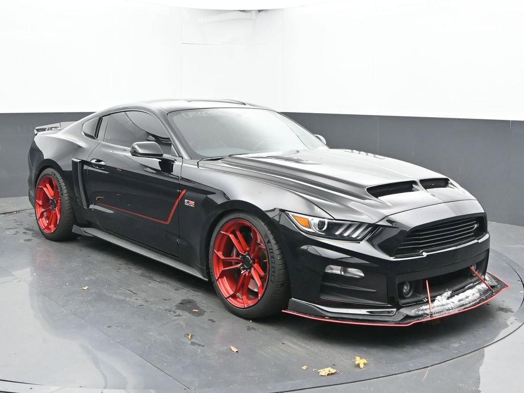 Used 2017 Ford Mustang GT Premium w/ GT Performance Package image 3