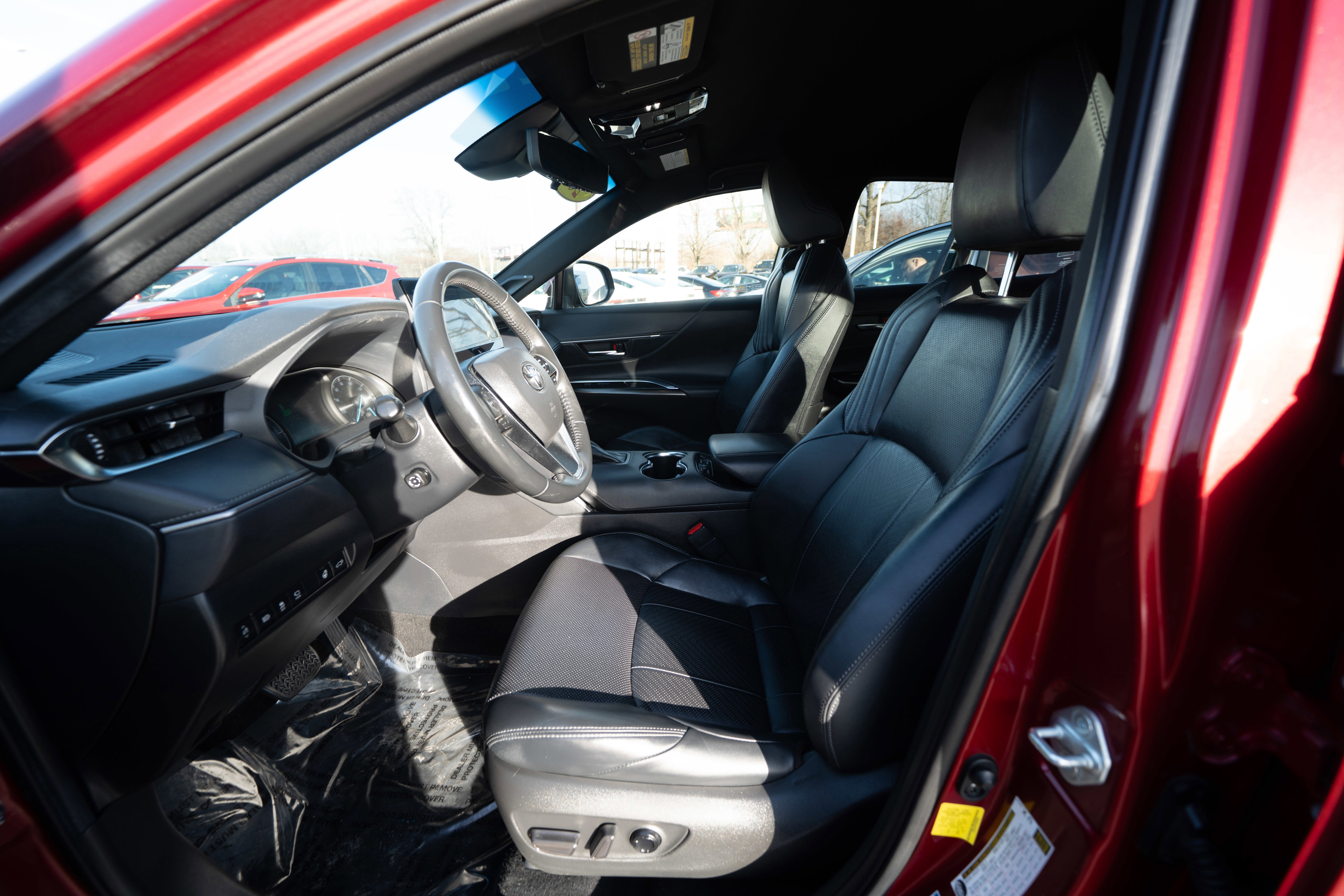 Used 2021 Toyota Venza Limited w/ Advanced Technology Package image 9