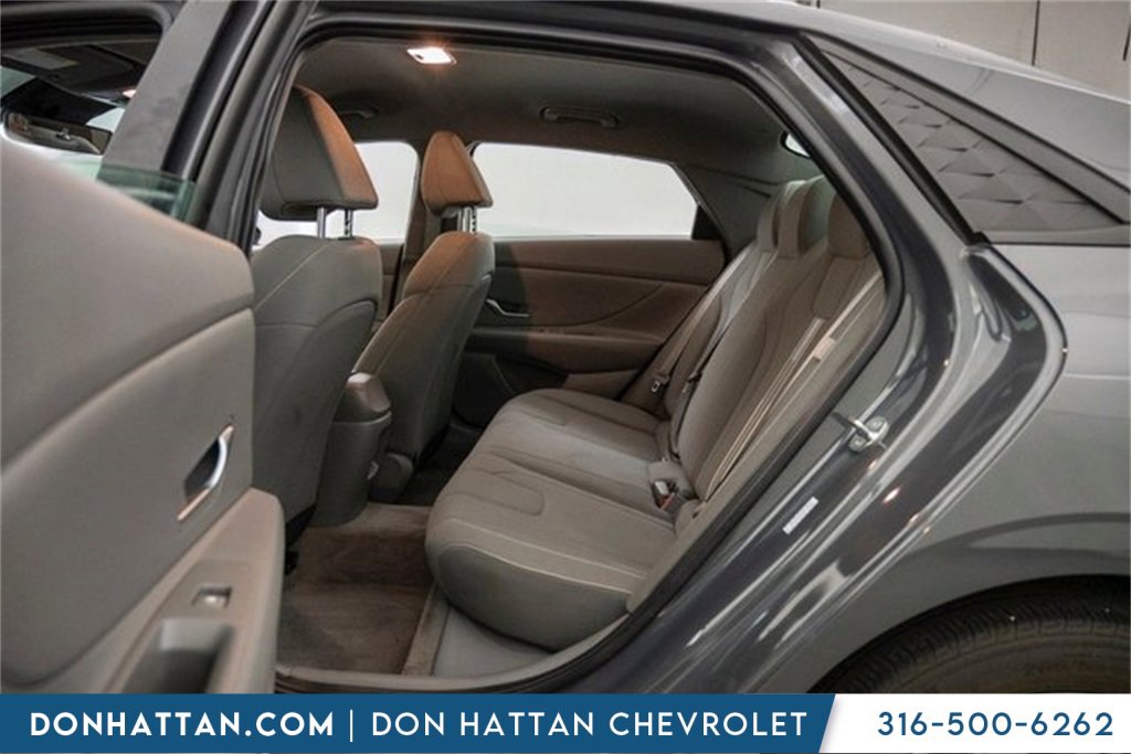 Used 2024 Hyundai Elantra SEL image 25