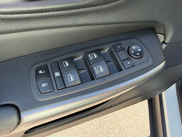 Used 2022 Jeep Cherokee Latitude Lux w/ Sun & Sound Group image 12