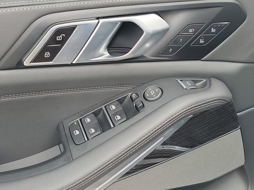 Used 2026 BMW X5 M60i image 24