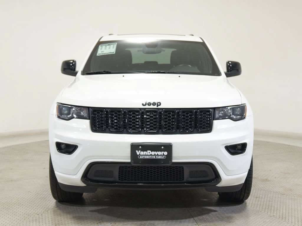 Used 2022 Jeep Grand Cherokee Laredo X AWD/4WD image 2