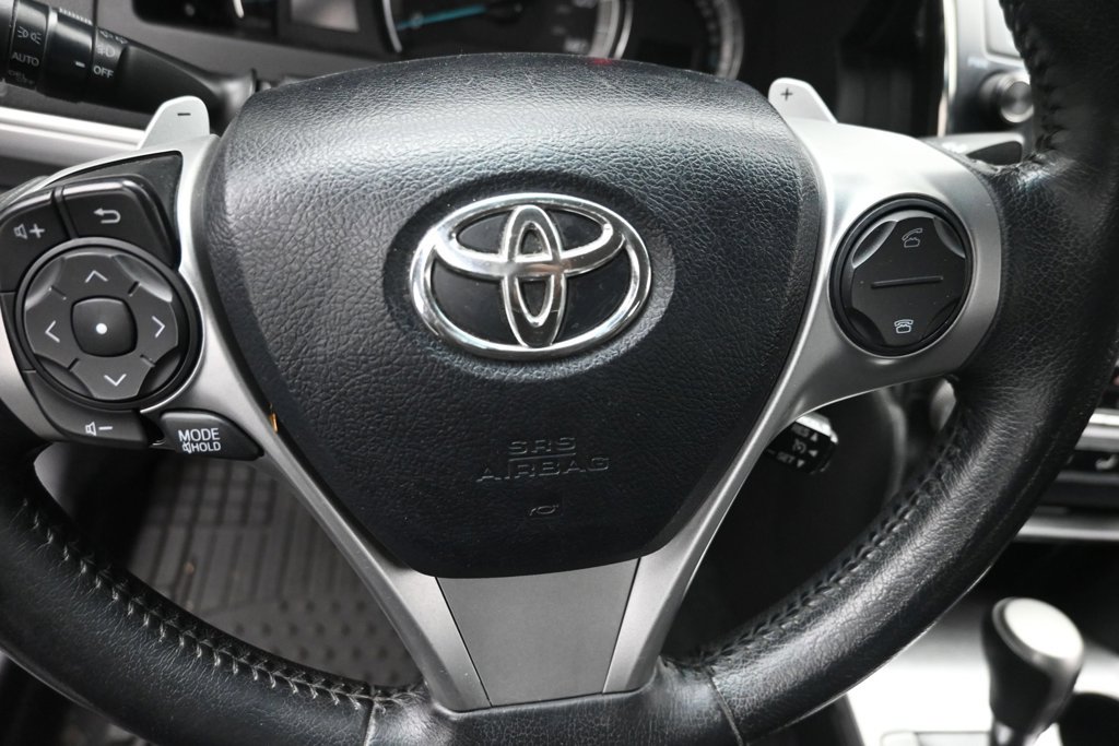 Used 2013 Toyota Camry SE FWD image 17