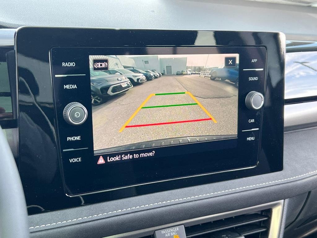 New 2026 Volkswagen Taos SE image 24