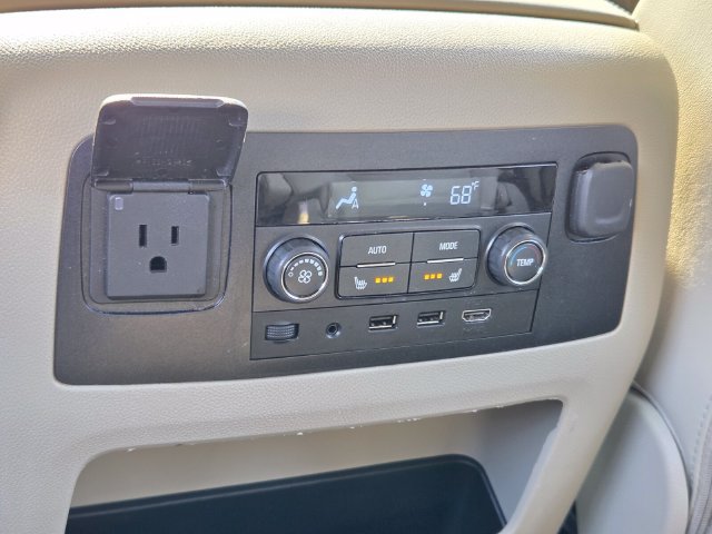 Used 2019 GMC Yukon Denali w/ Denali Ultimate Package AWD/4WD image 17