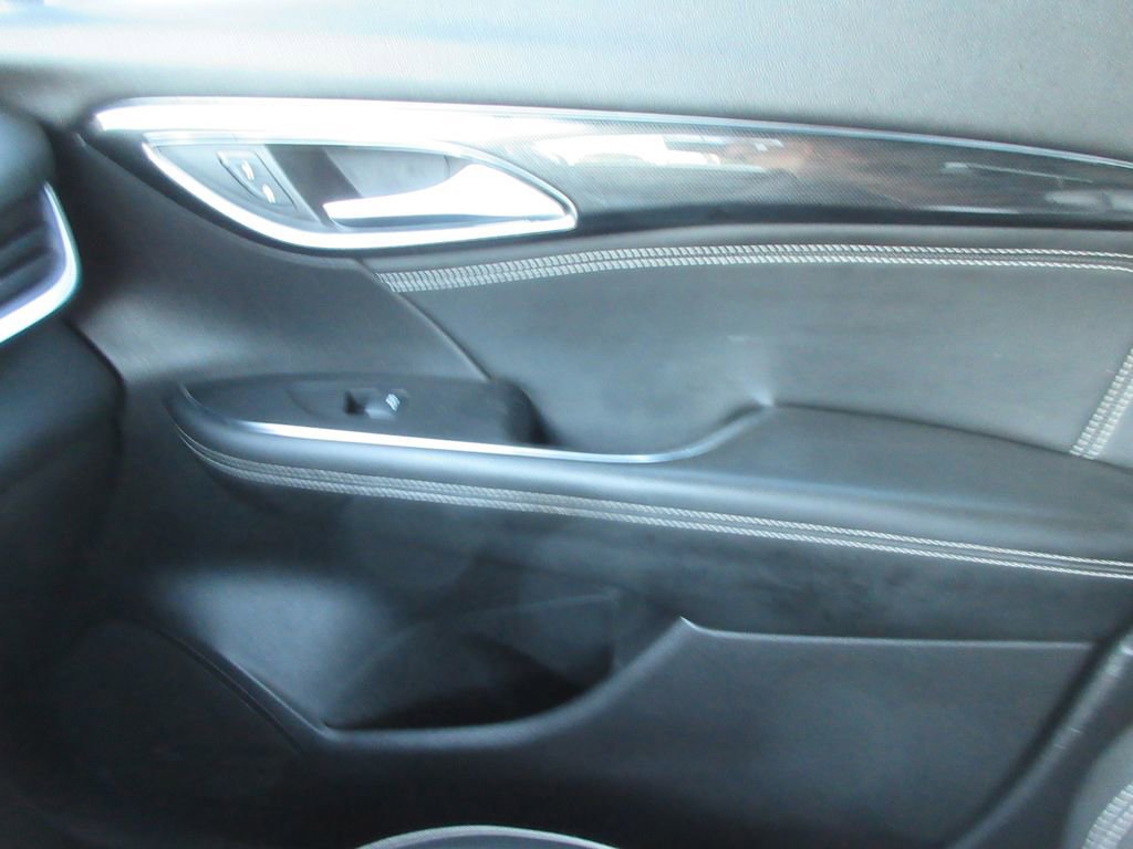 Used 2023 Buick Envision Essence AWD/4WD image 33