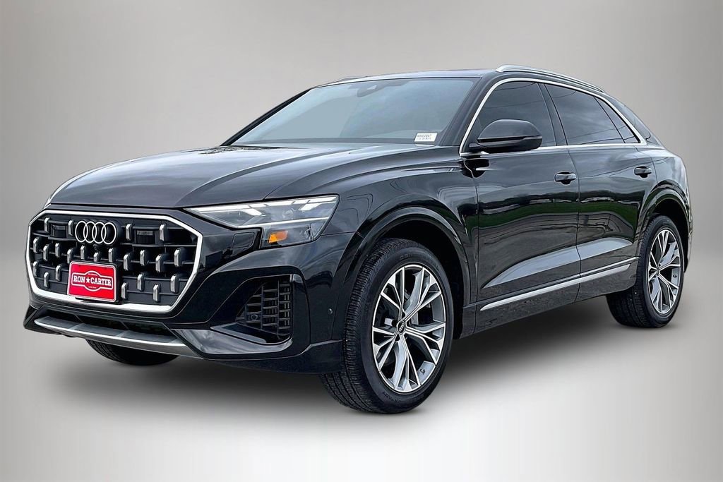 Used 2024 Audi Q8 Premium Plus w/ Premium Plus Package image 2