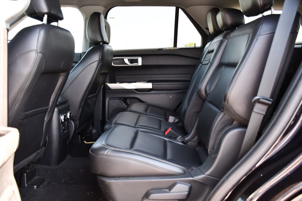 Used 2022 Ford Explorer XLT w/ Equipment Group 202A RWD image 18