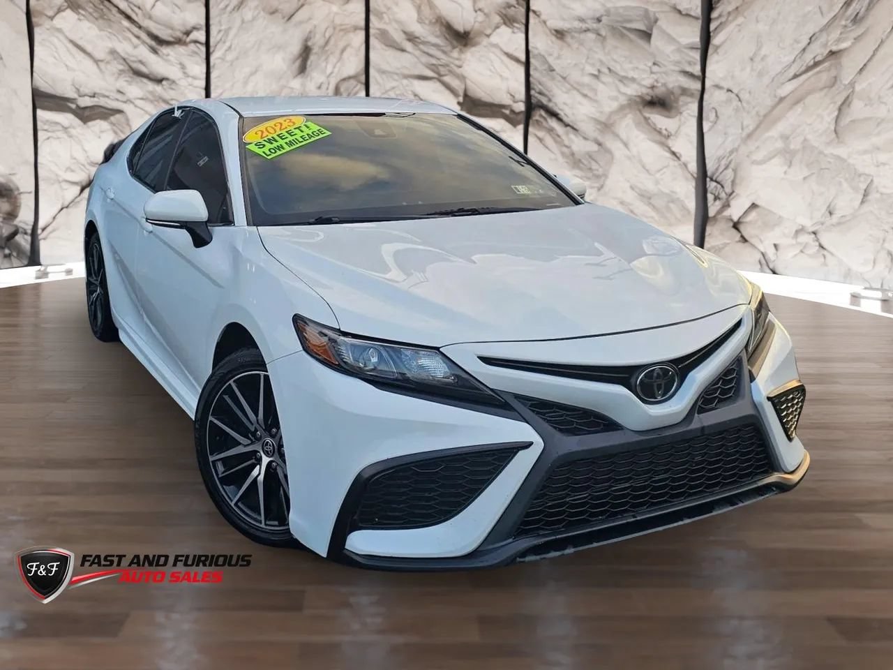 Used 2023 Toyota Camry SE