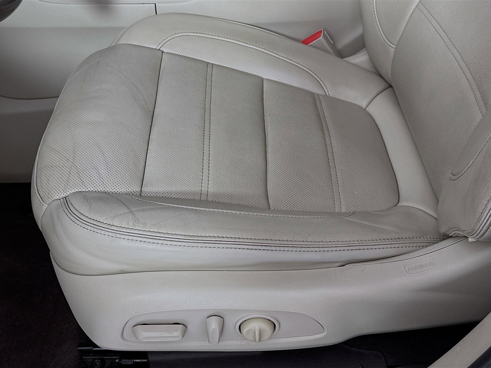 Used 2018 GMC Acadia Denali image 19