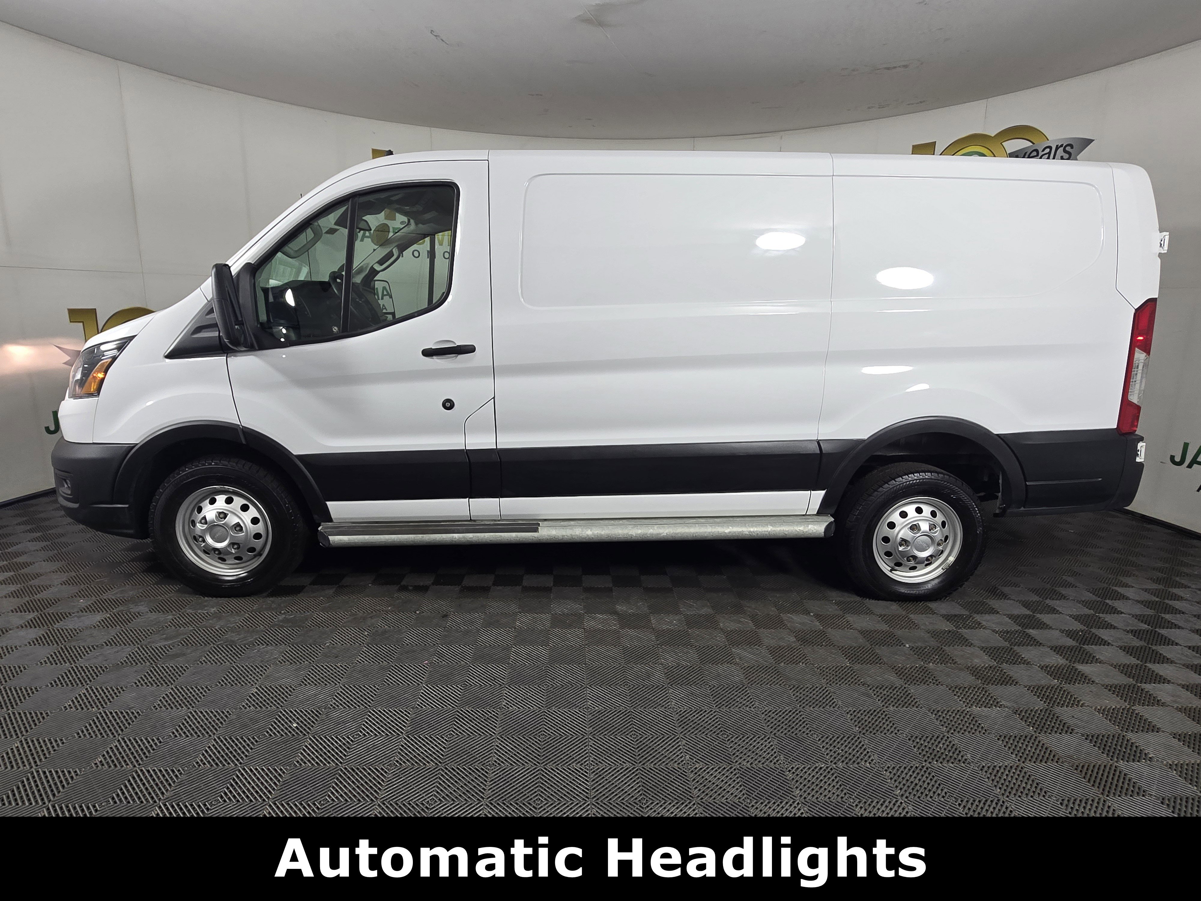 Used 2024 Ford Transit 250 Low Roof AWD w/ Exterior Upgrade Package image 4