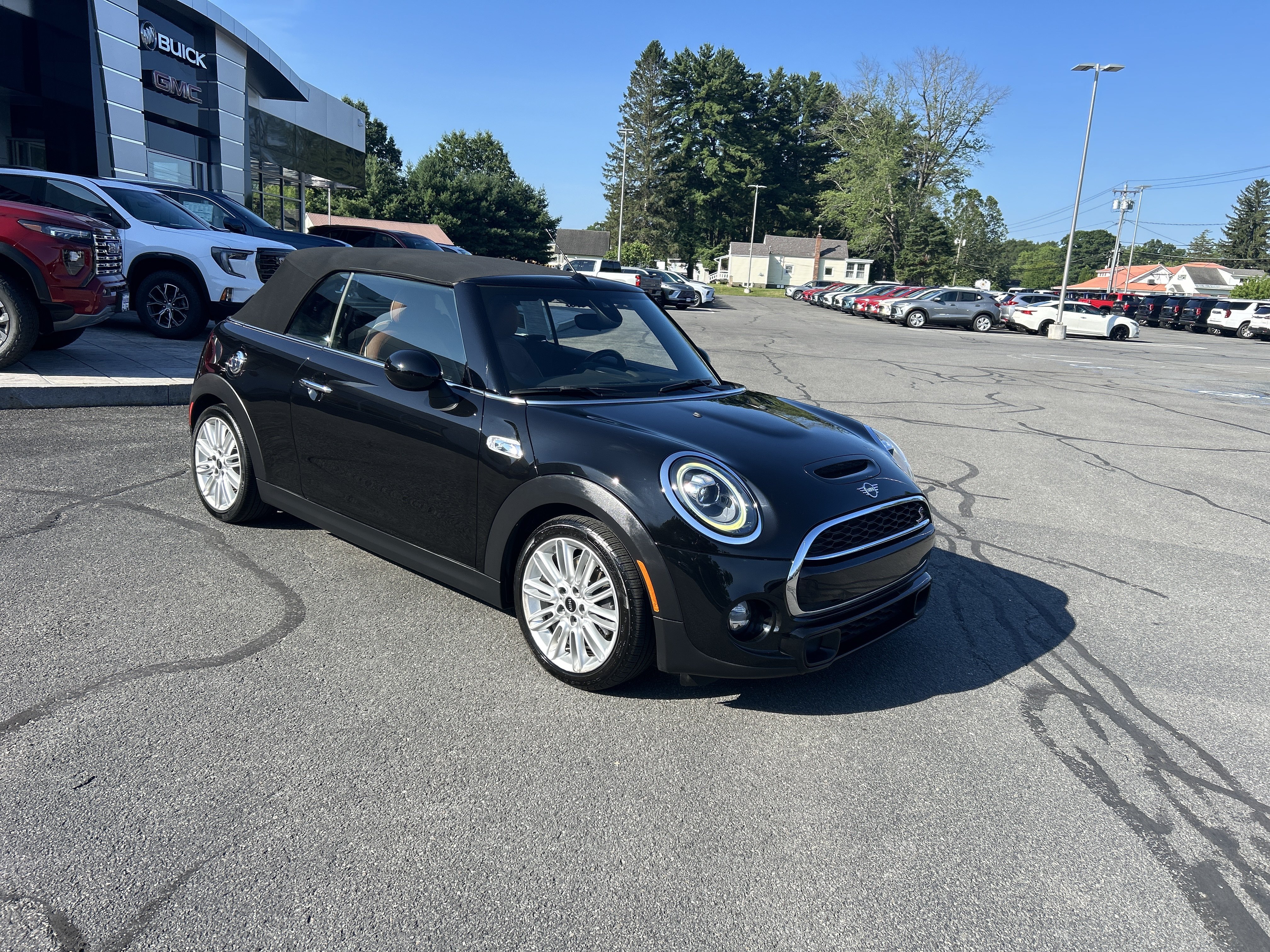Used 2019 MINI Cooper S w/ Signature Upholstery Package FWD image 13