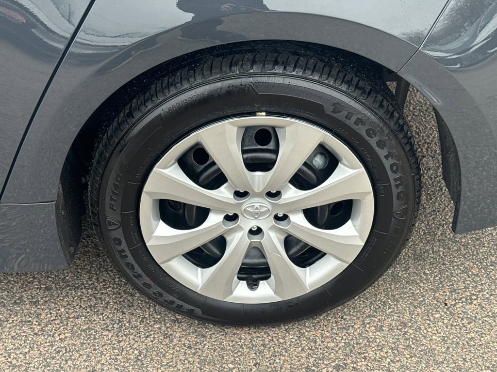 Used 2025 Toyota Corolla LE FWD image 40