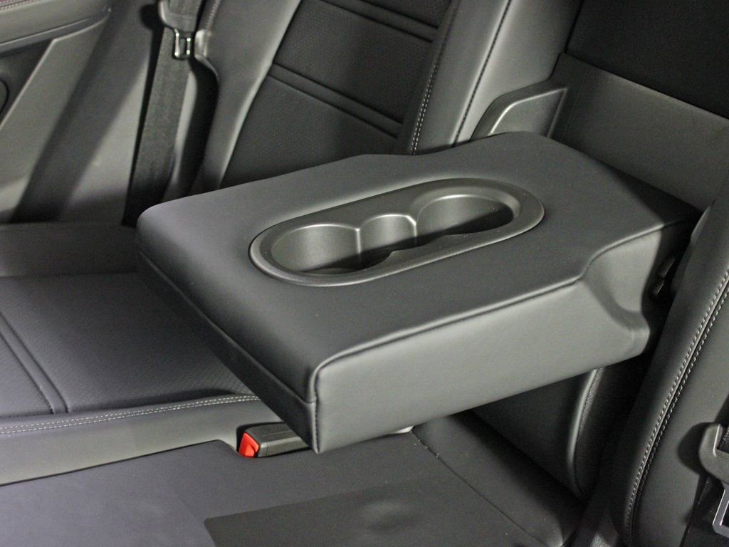 Certified 2025 Porsche Cayenne Coupe image 36