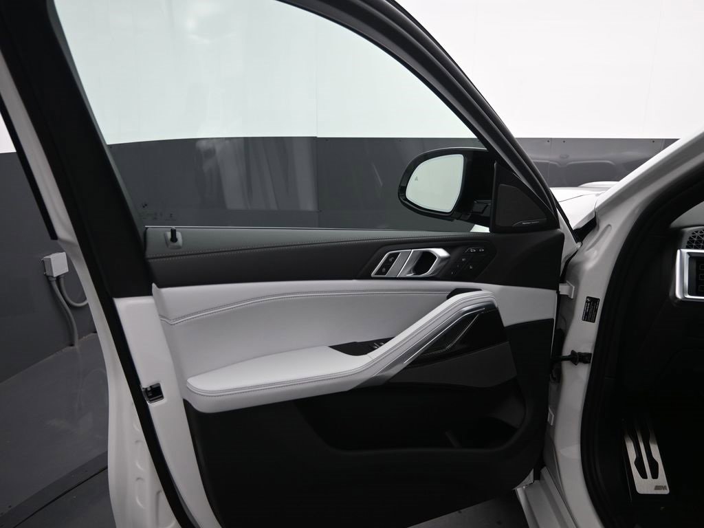 New 2026 BMW X6 M60i image 10