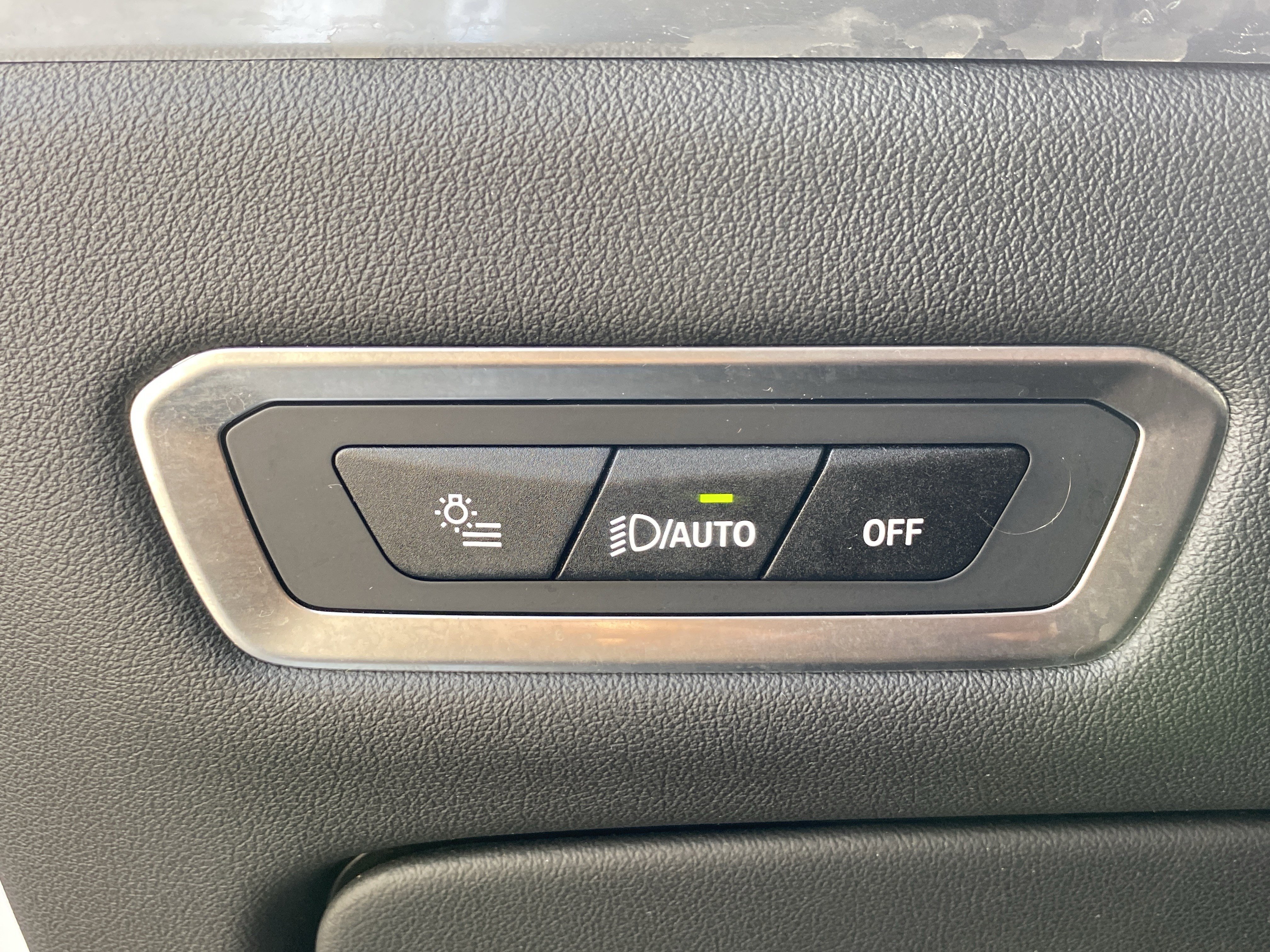 Used 2024 BMW X7 M60i w/ Executive Package image 32