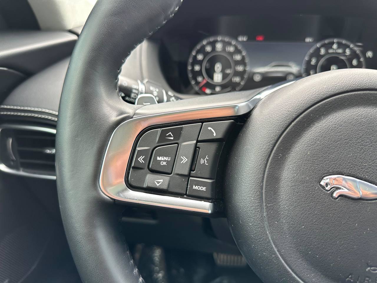 Used 2019 Jaguar F-PACE R-Sport AWD/4WD image 47