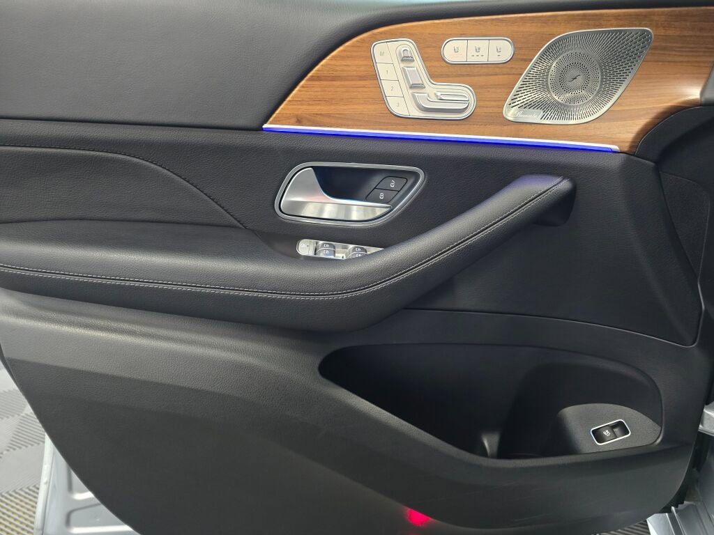 Used 2024 Mercedes-Benz GLS 450 GLS 450 image 36