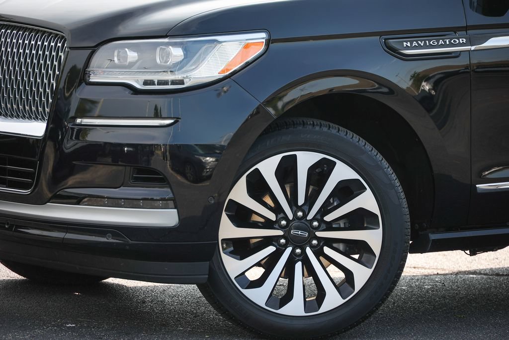 Certified 2022 Lincoln Navigator Reserve AWD/4WD image 19
