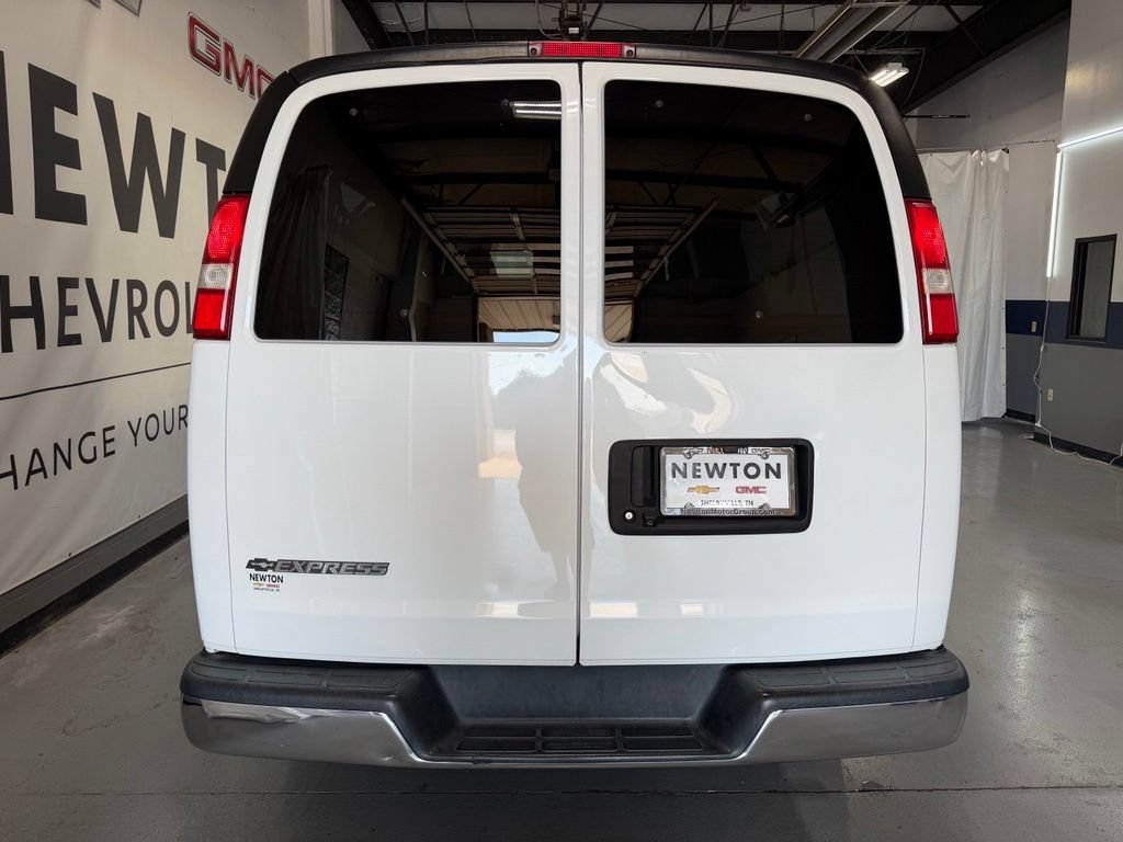 Used 2020 Chevrolet Express 3500 LT w/ LT Preferred Equipment Group RWD image 29