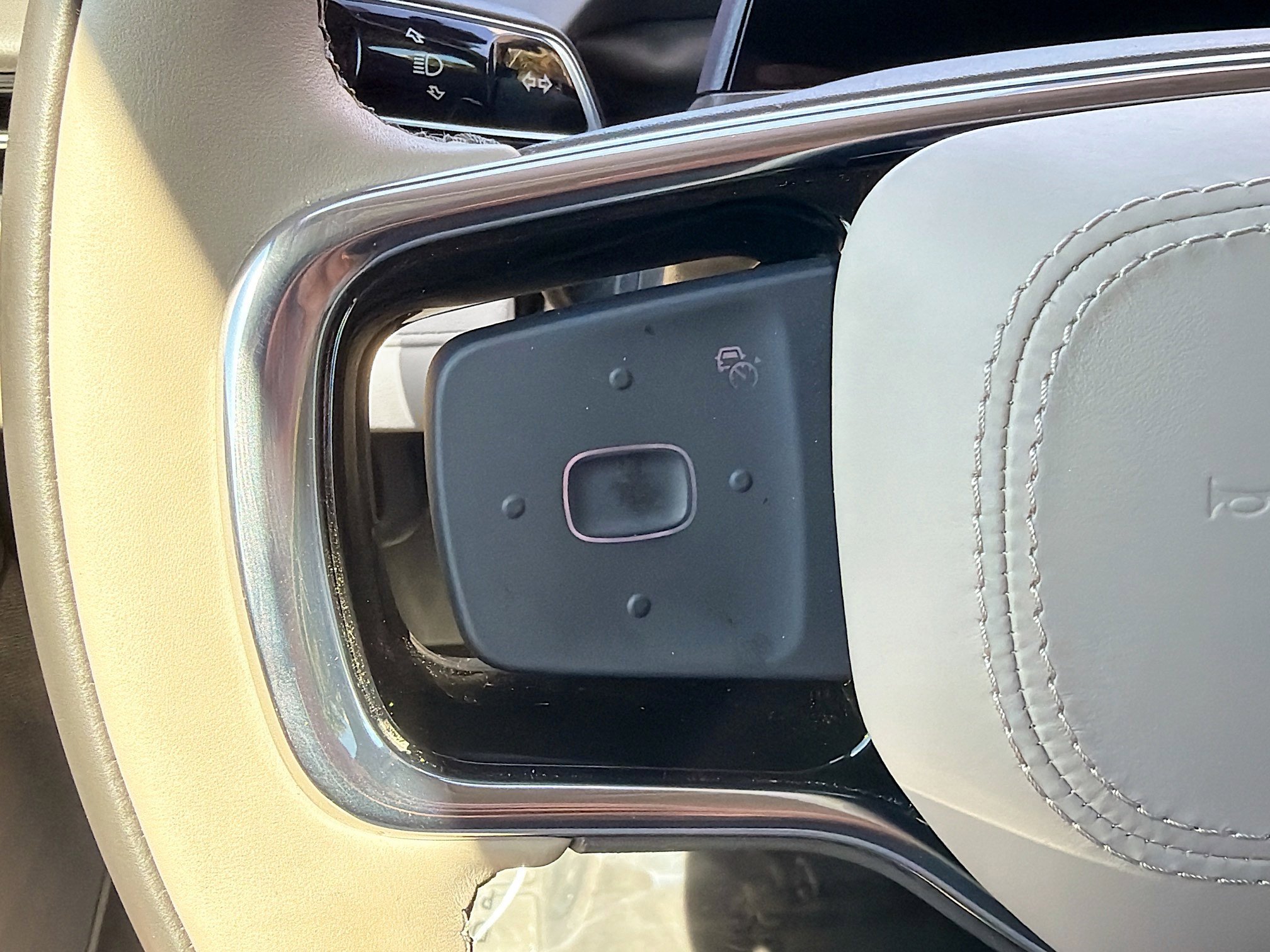 Used 2025 Lincoln Nautilus Premier w/ Equipment Group 102A image 38