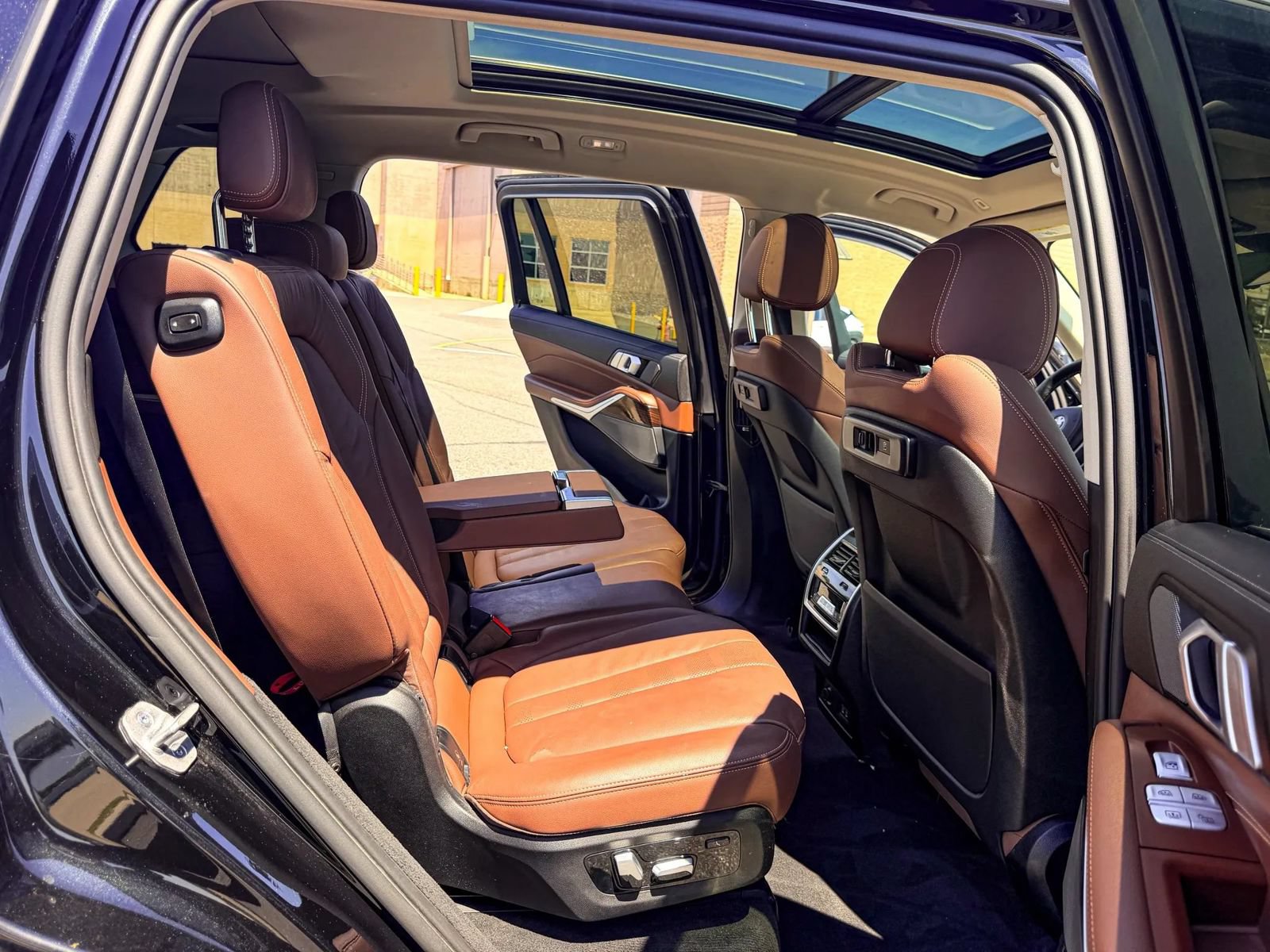Used 2021 BMW X7 xDrive40i w/ Premium Package AWD/4WD image 21