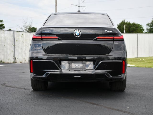 Used 2025 BMW 740i xDrive w/ Executive Package AWD/4WD image 6