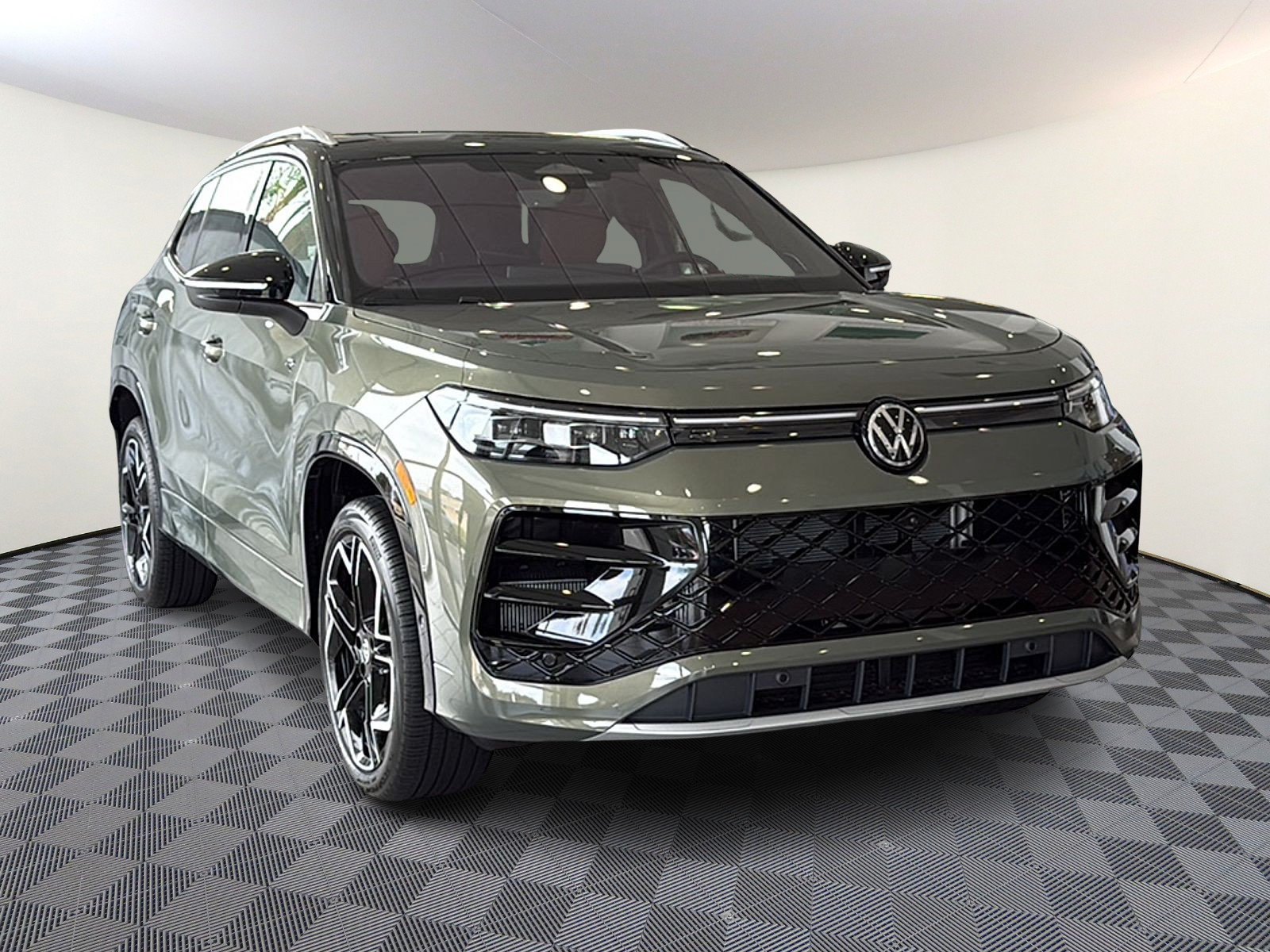 New 2026 Volkswagen Tiguan SEL R-Line