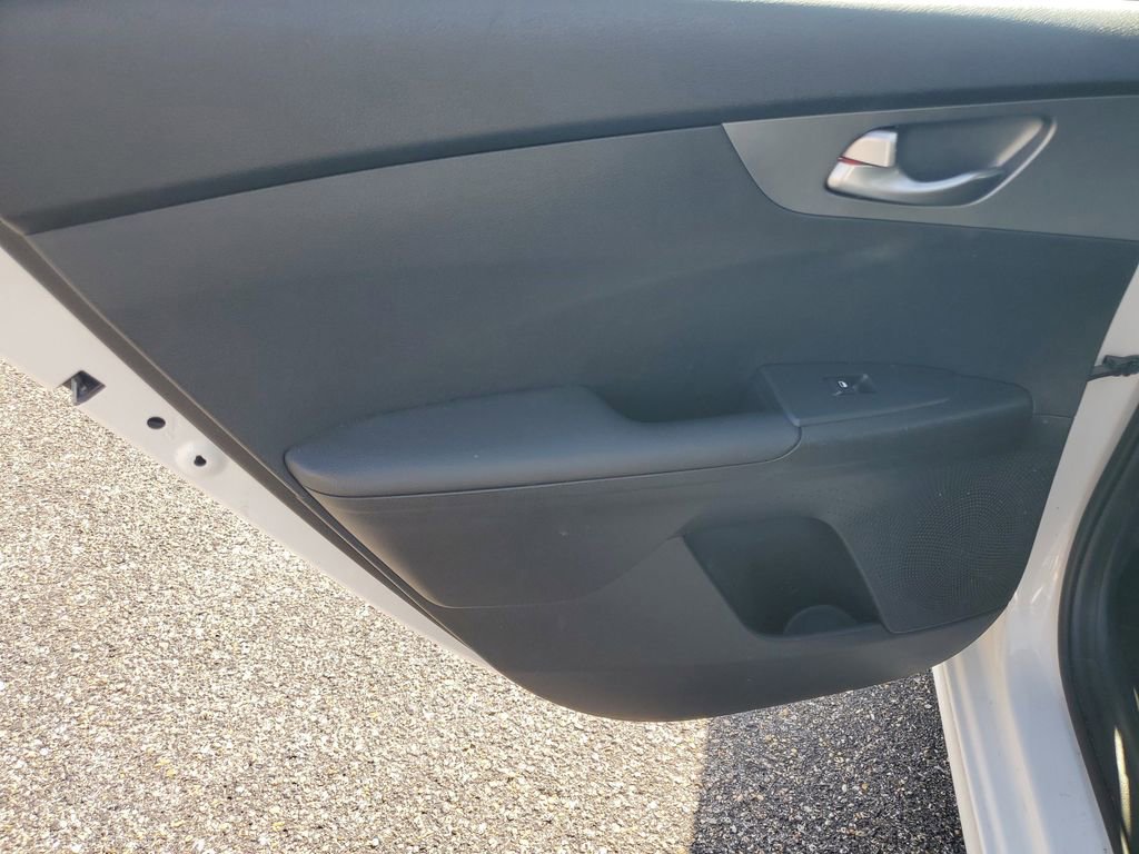 Used 2021 Kia Forte LXS FWD image 23