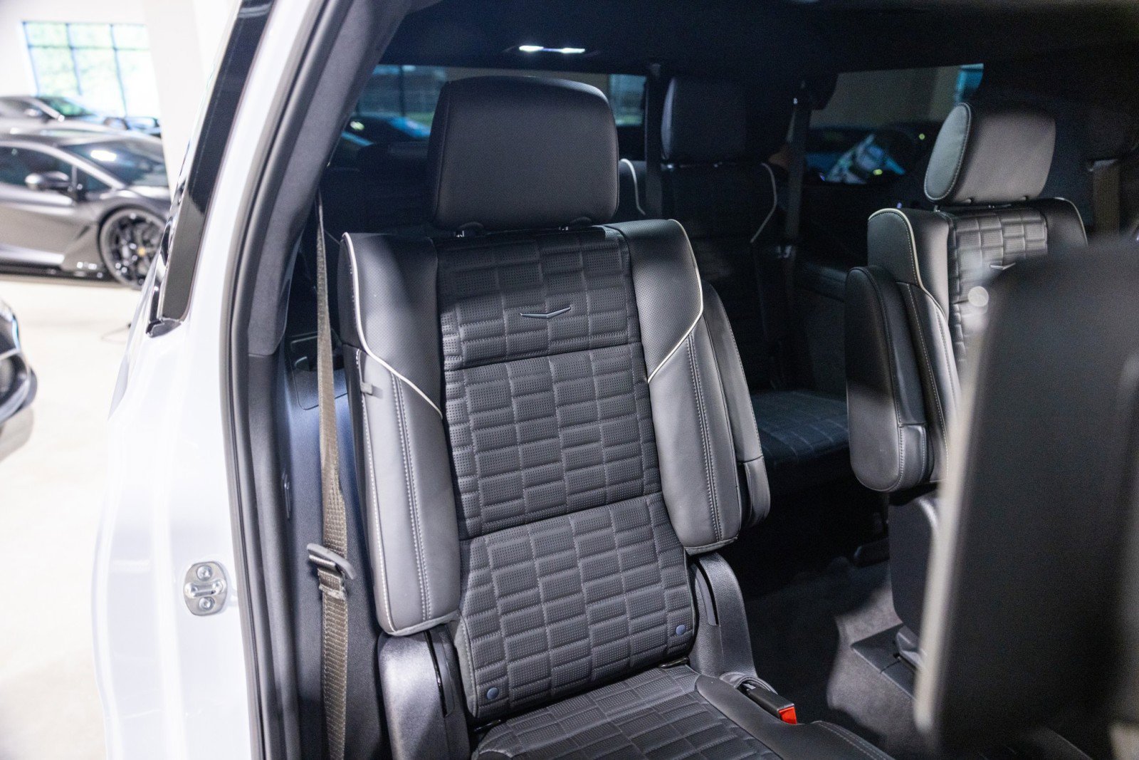 Used 2026 Cadillac Escalade V w/ LPO, ONYX Package AWD/4WD image 31
