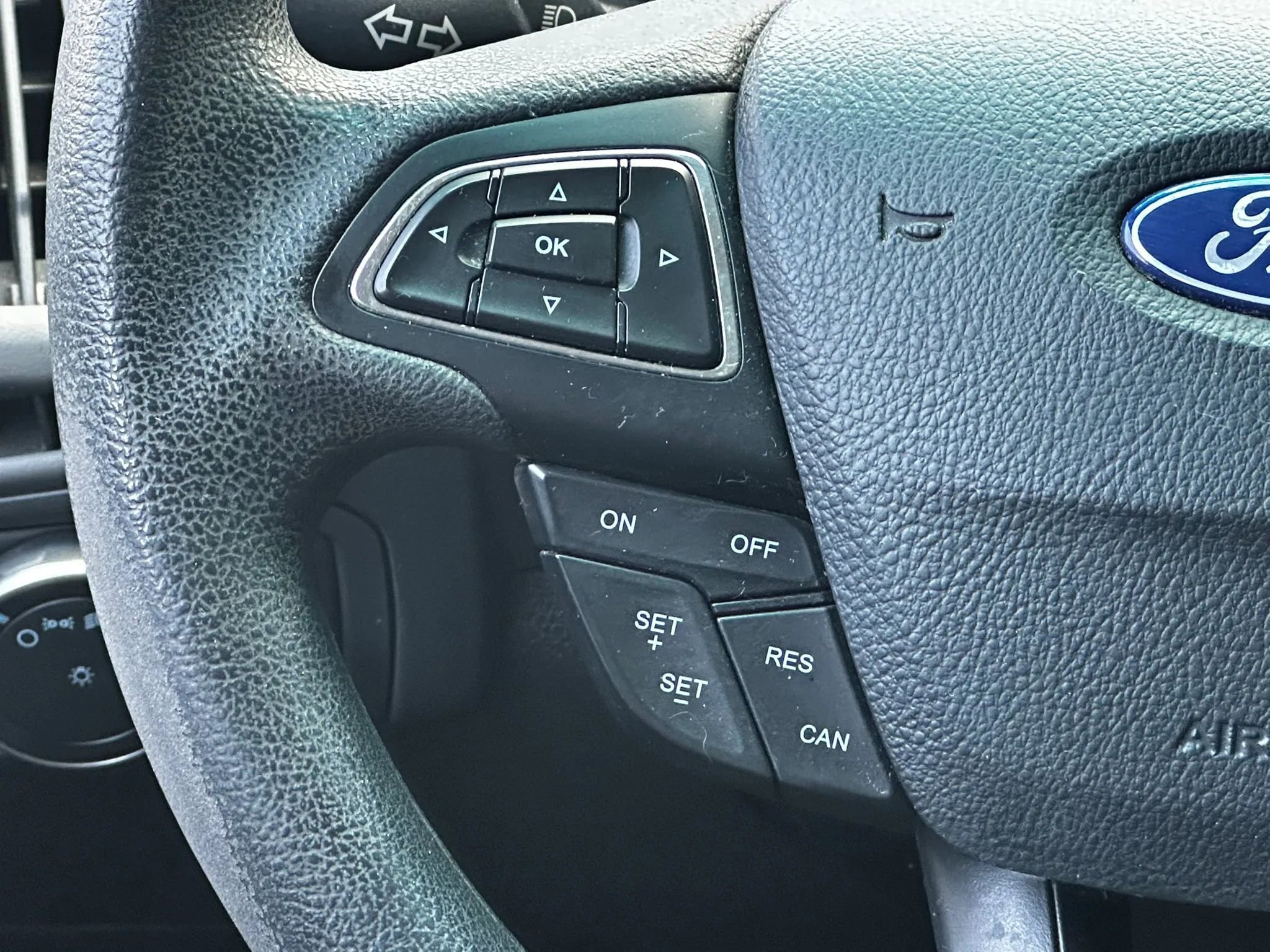 Used 2017 Ford Focus SE FWD image 23