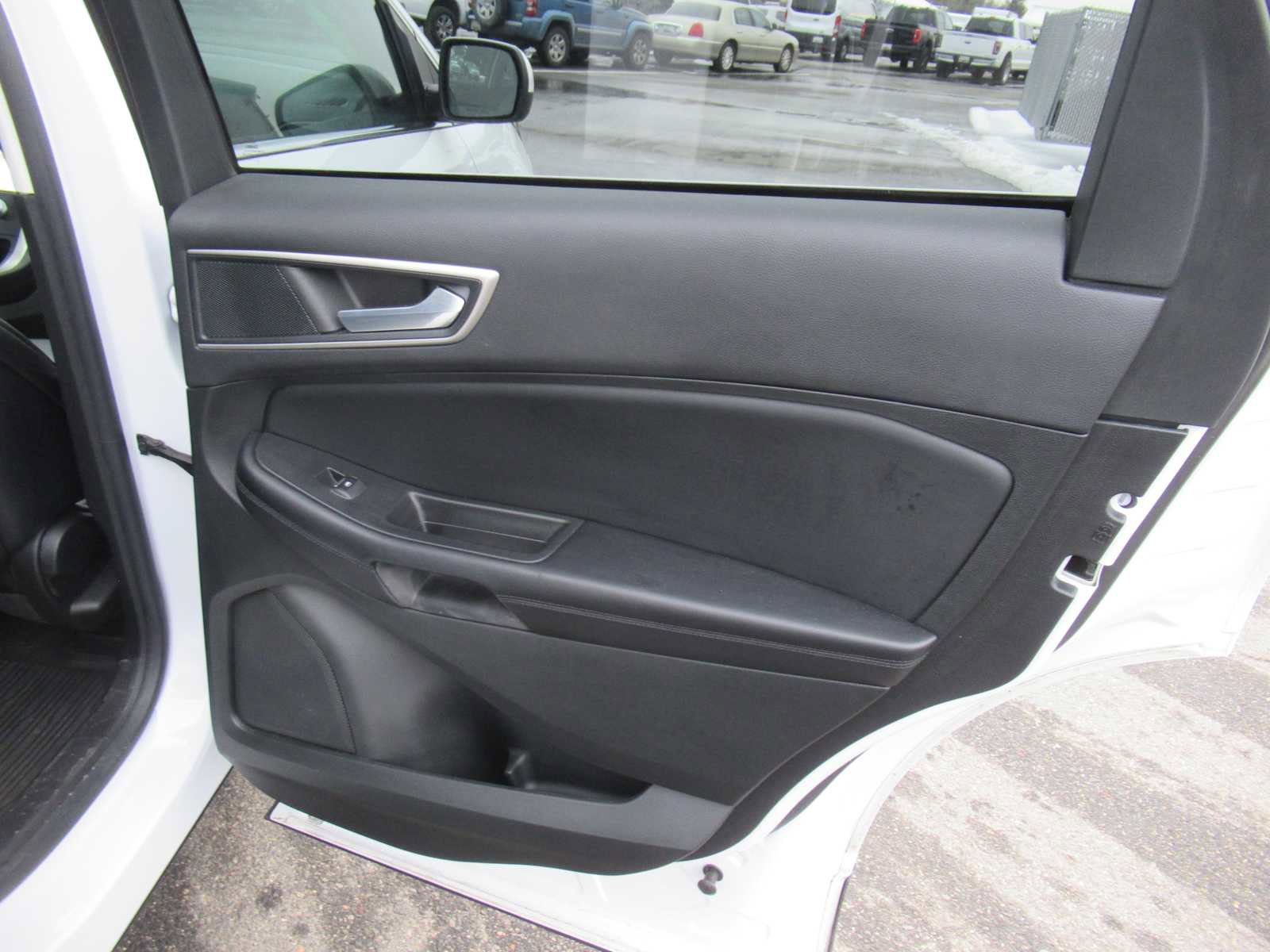 Used 2022 Ford Edge SEL w/ Convenience Package image 18