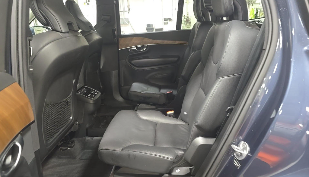 Certified 2024 Volvo XC90 B6 Plus w/ Protection Package AWD/4WD image 18