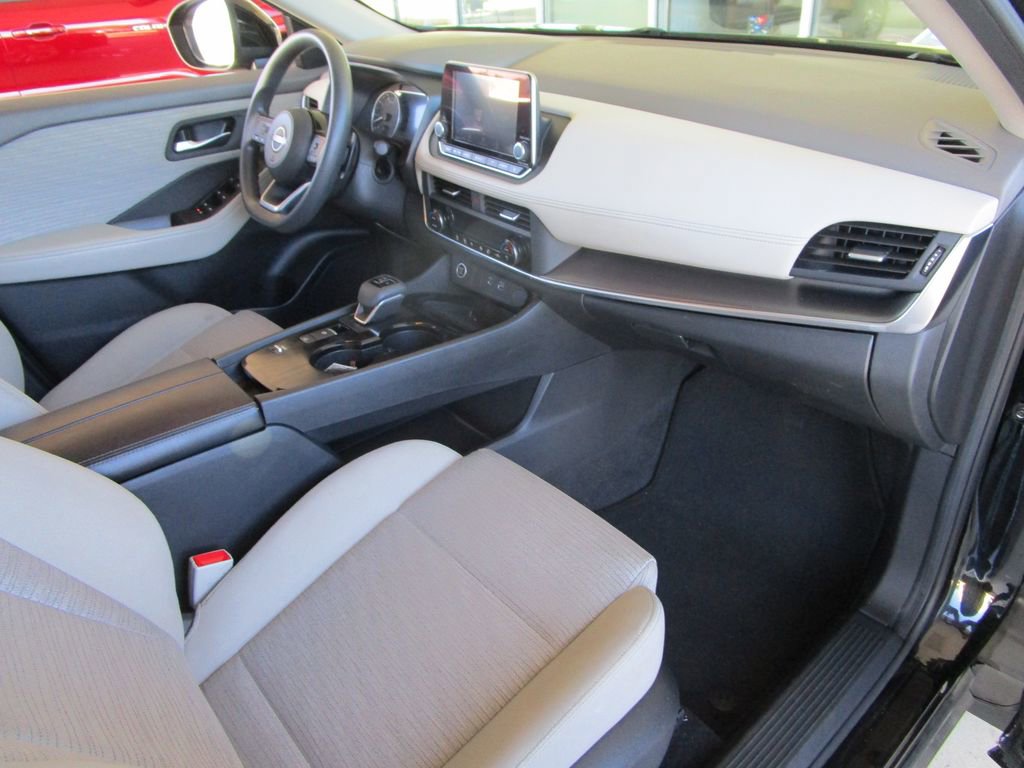 Used 2023 Nissan Rogue SV image 23