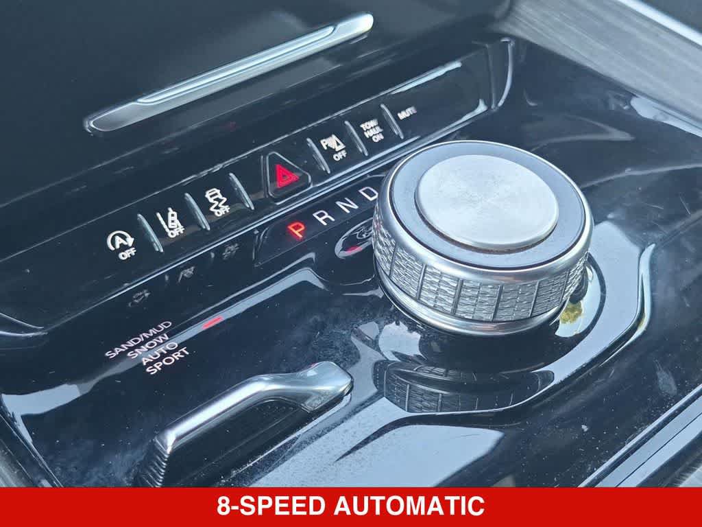 Used 2024 Jeep Wagoneer L Series II w/ Flexible Seating Group AWD/4WD image 32